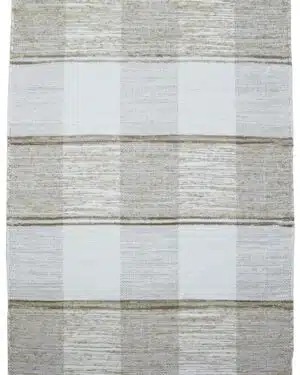 Luonnonvalkoinen/ruskea ruudullinen matto, Hapsut päissä. Koko 140x200cm