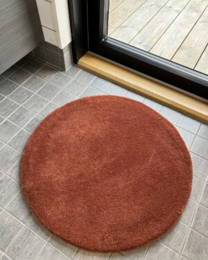 Plain käsintuftattu rust pyörä